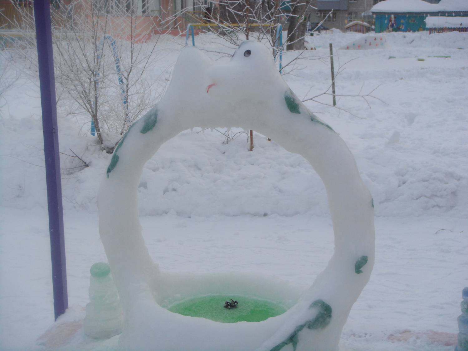 Арка из снега в детском саду